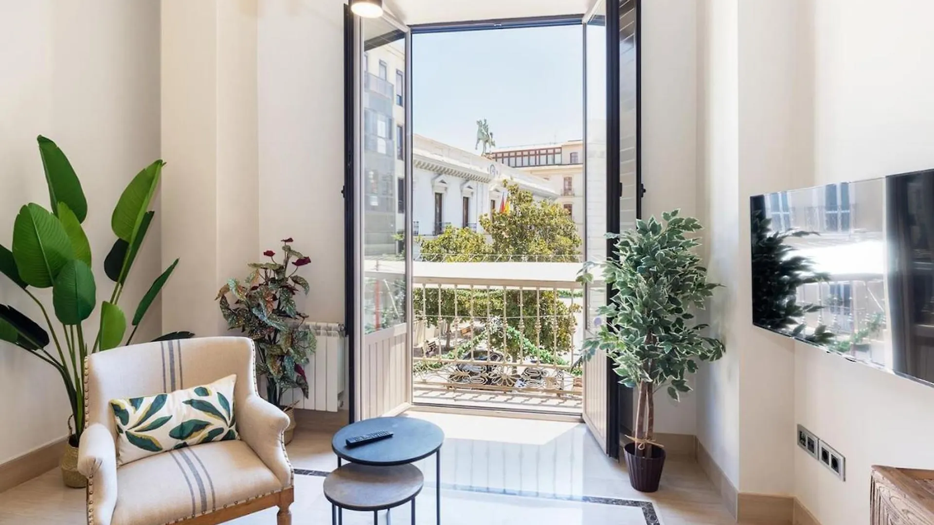 Chezmoihomes Town Hall Apartment Granada Spain