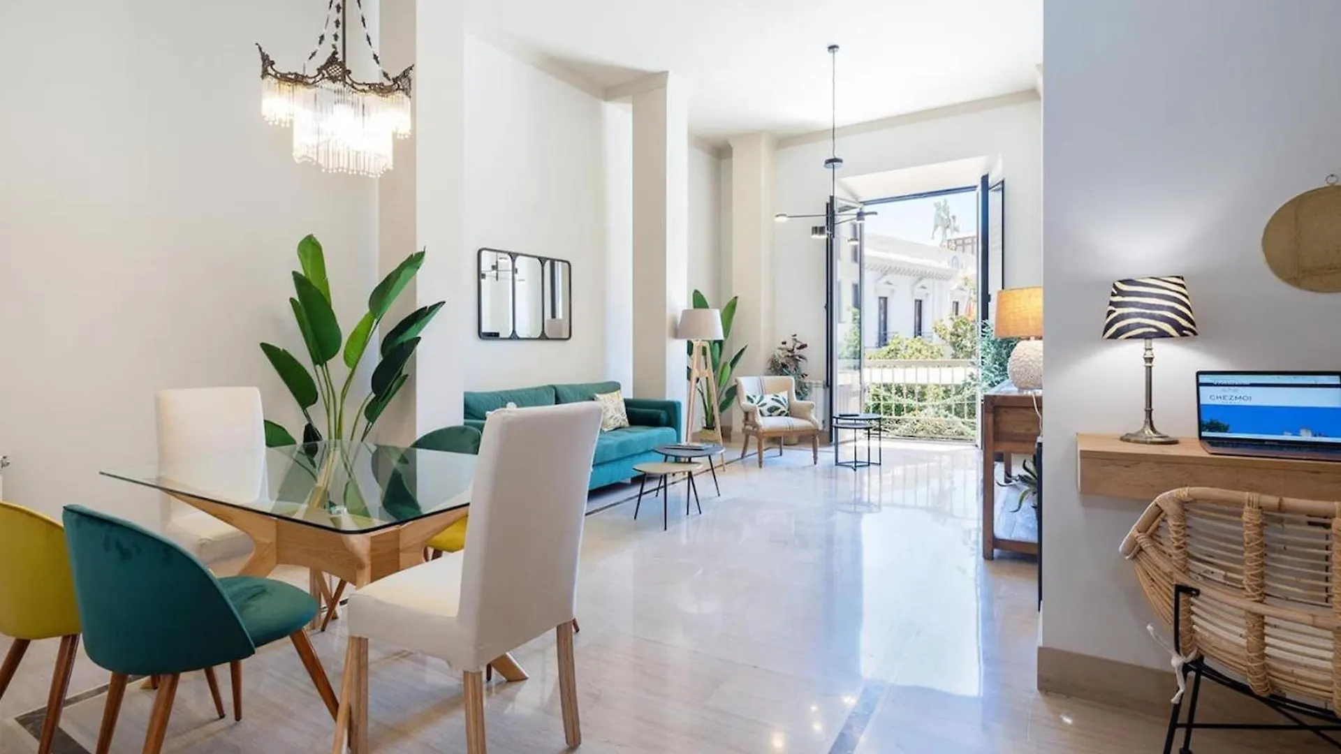 Chezmoihomes Town Hall Apartment Granada